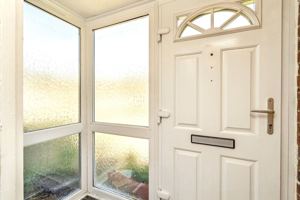 Property photo 1 of 18 64 Holworthy Road, Norwich, Nr5 9Dg
