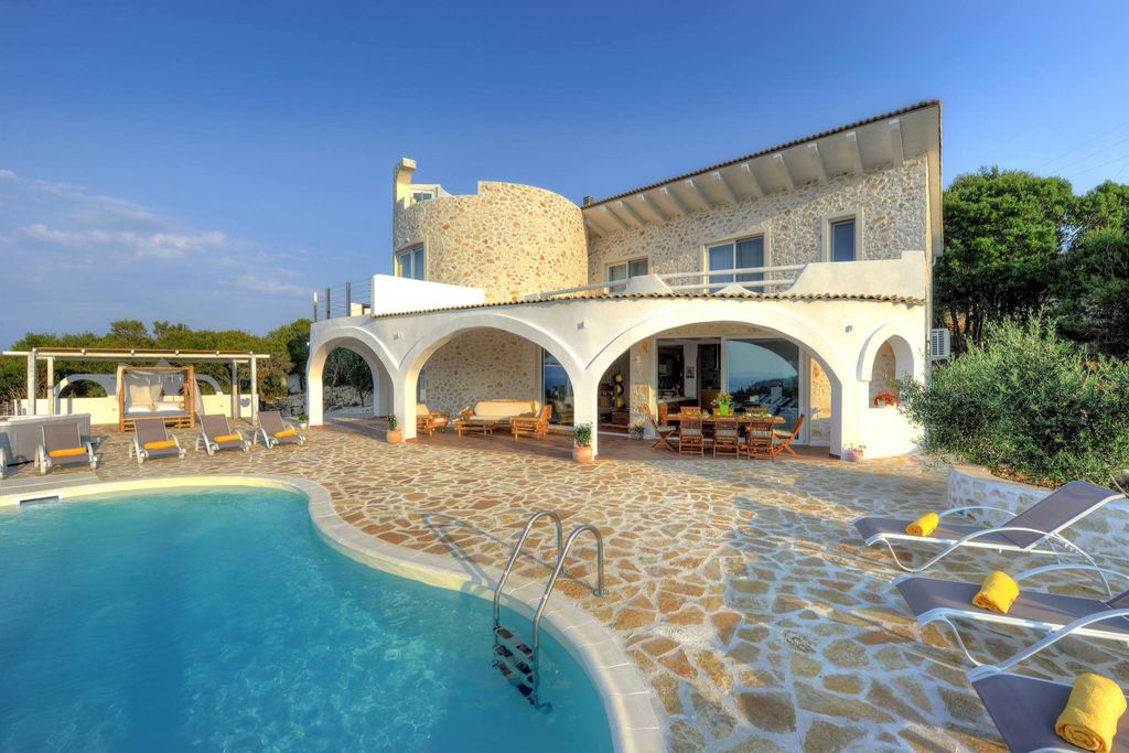 Property photo 2 of 20