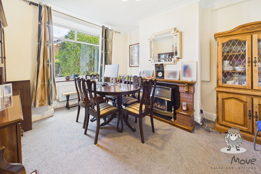 Property photo 3 of 12 5