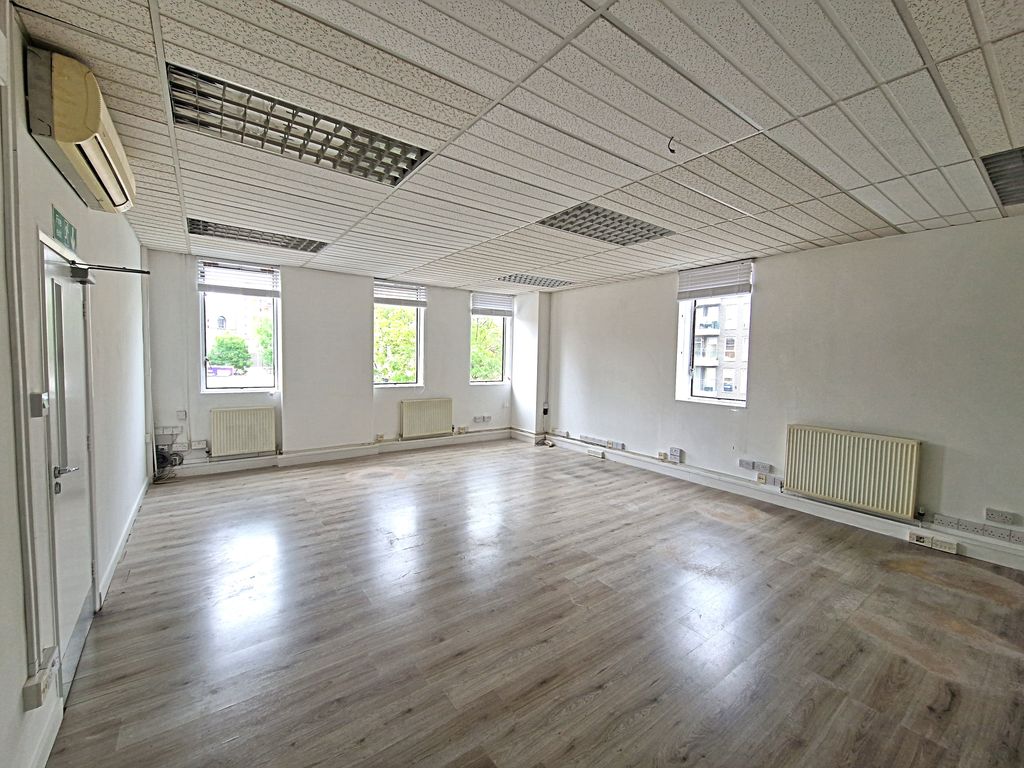 Property photo 3 of 4