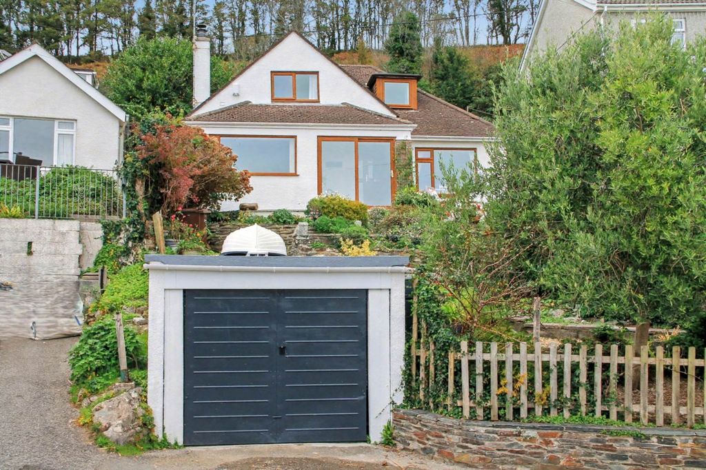 Property photo 1 of 23