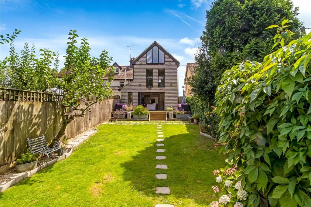 Property photo 1 of 25 258710New240219Img000000