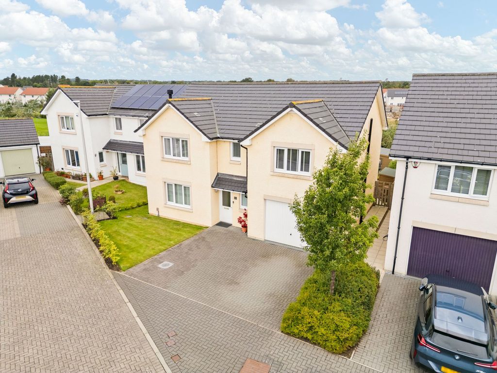 Property photo 1 of 52