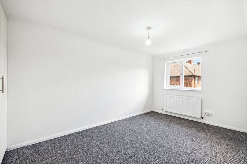 Property photo 3 of 16 Picture No. 12