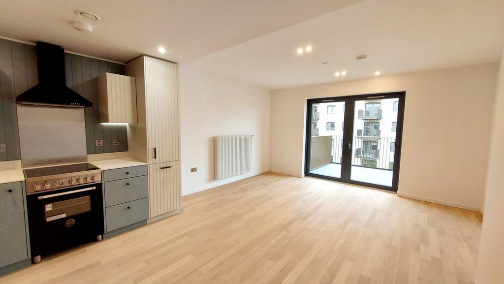 Property photo 2 of 22