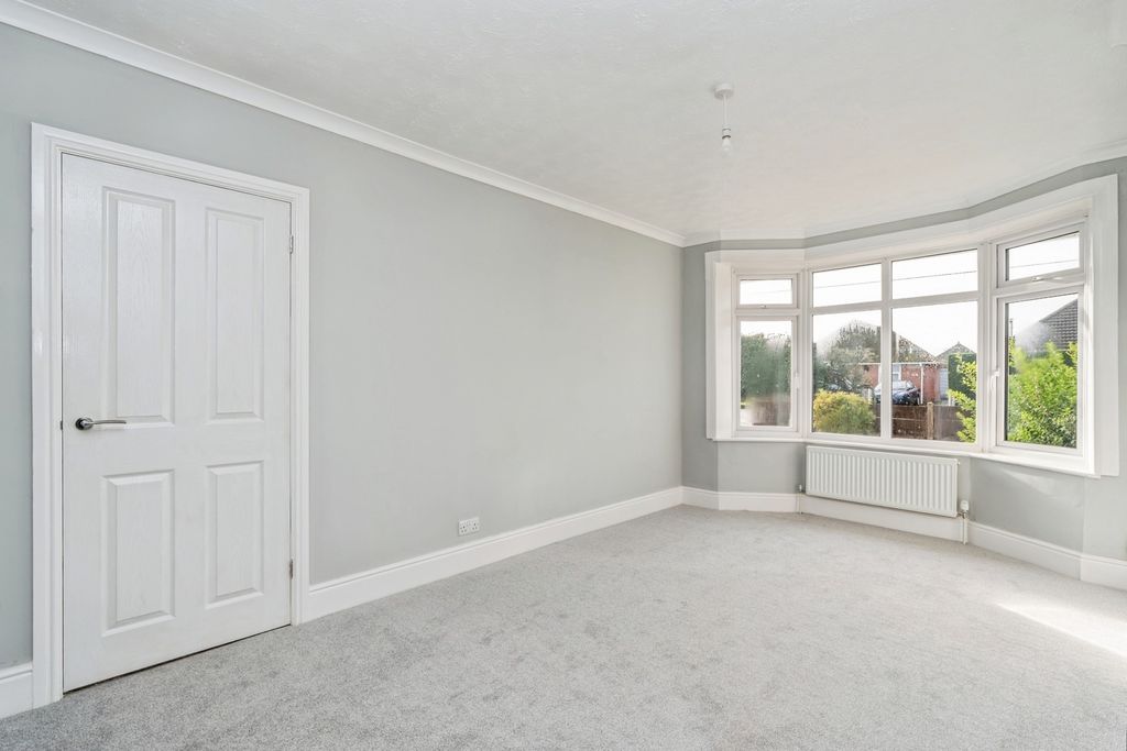 Property photo 2 of 17 Photo