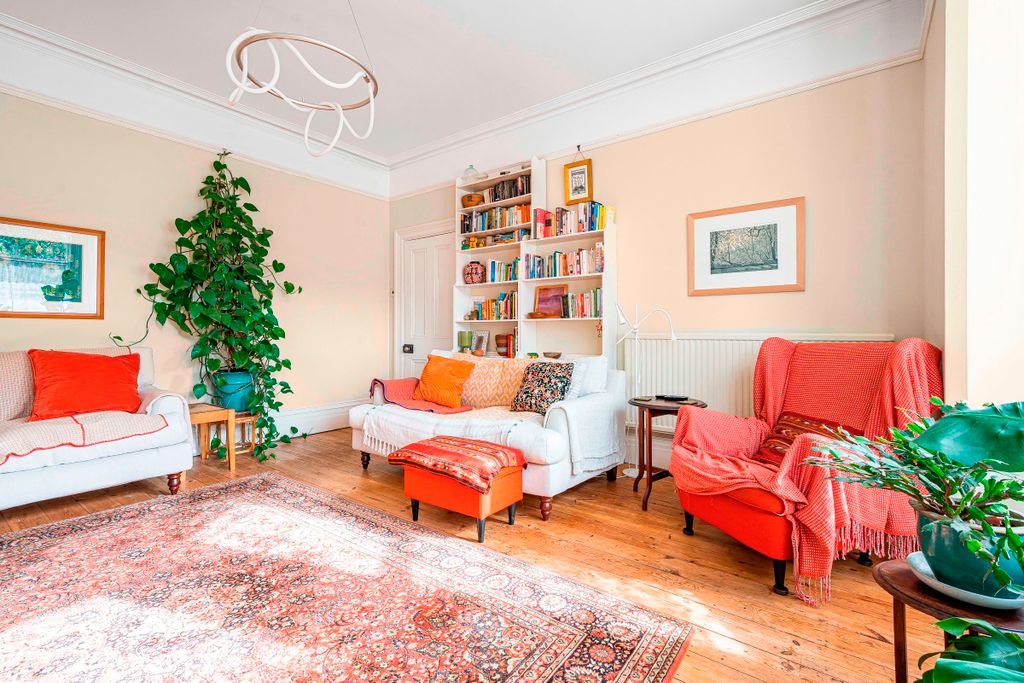 Property photo 3 of 17