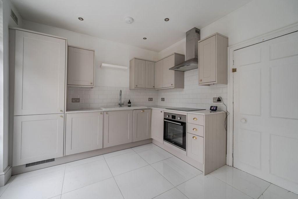 Property photo 3 of 21 1393503-1-6943d69...