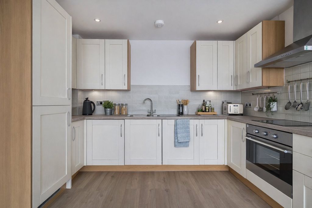 Property photo 3 of 9 Picture No. 28