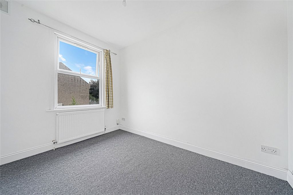 Property photo 2 of 8 Picture No. 06