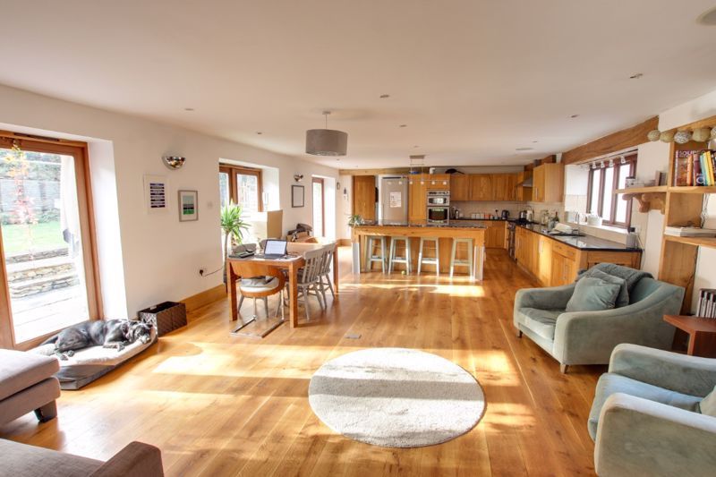 Property photo 3 of 25 Photo 3