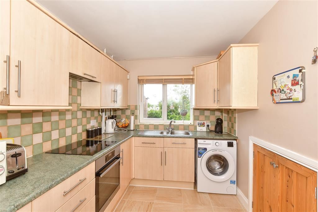 Property photo 1 of 9 Kitchen