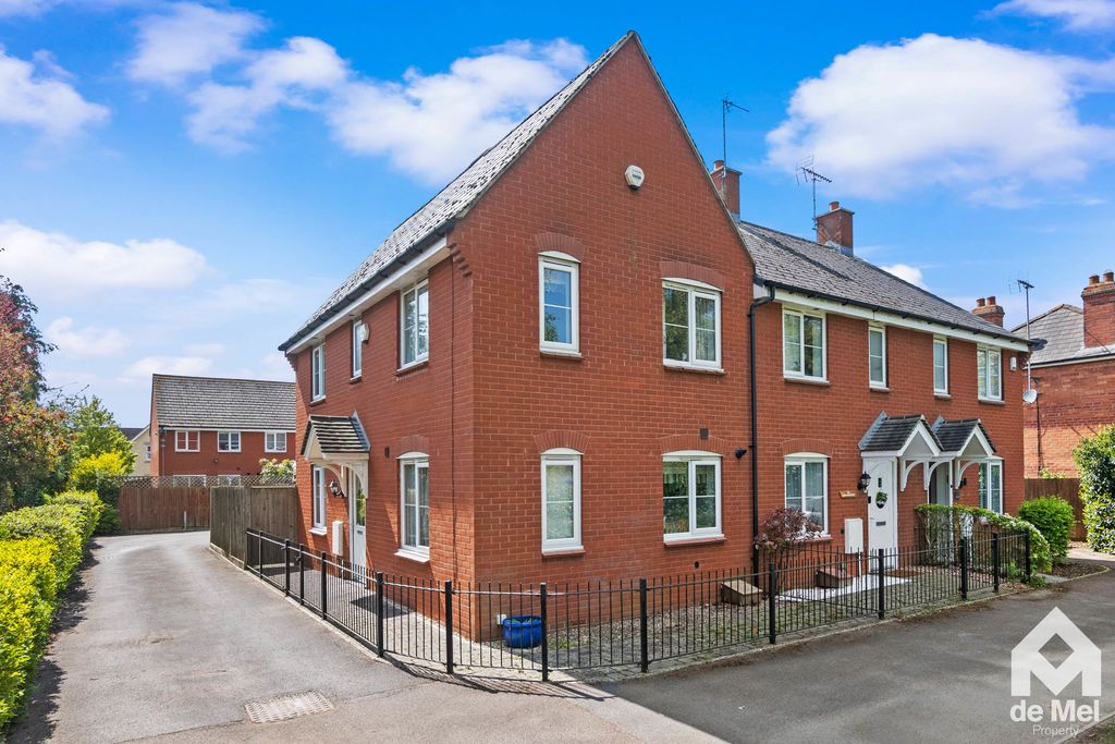 Property photo 1 of 14 Photo 13