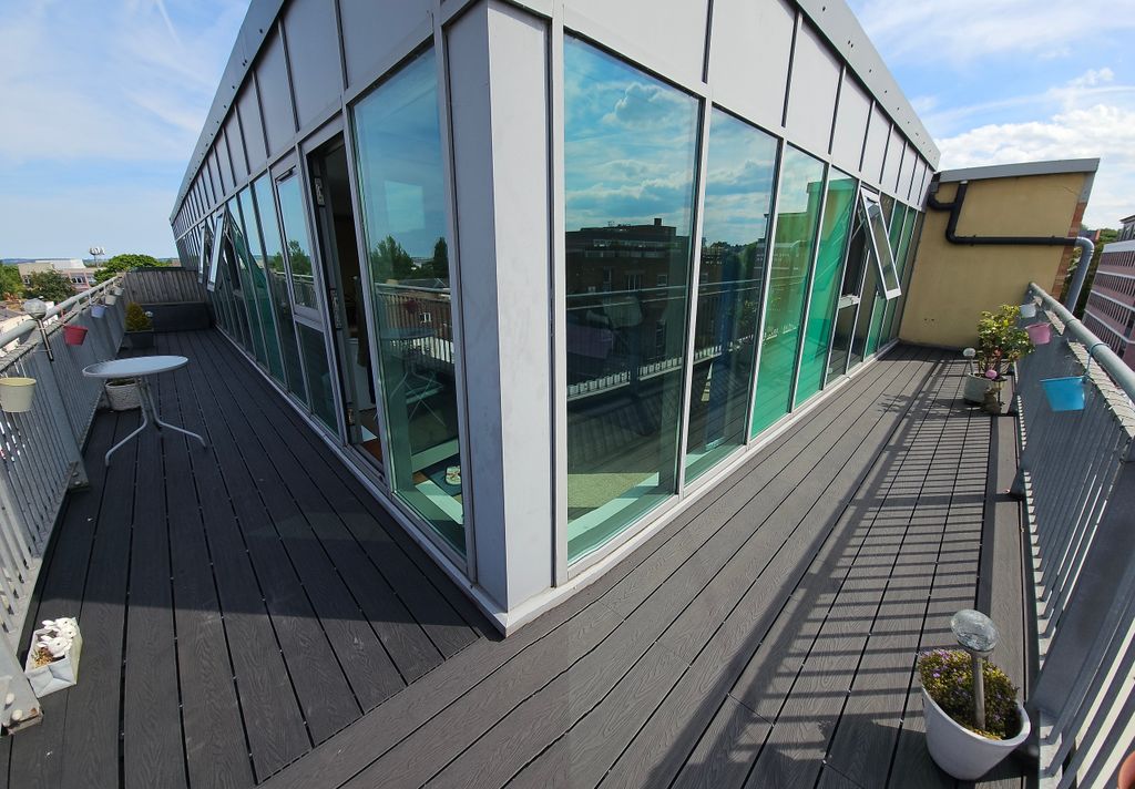 Property photo 2 of 6 1000028949