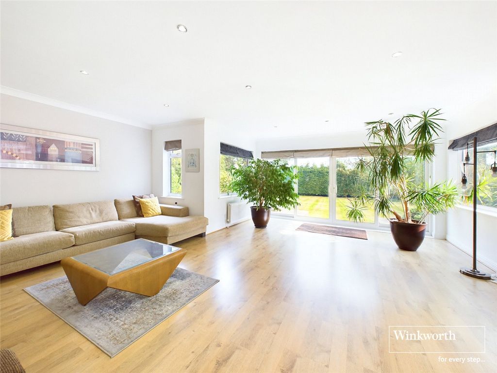 Property photo 3 of 28 Picture No. 42