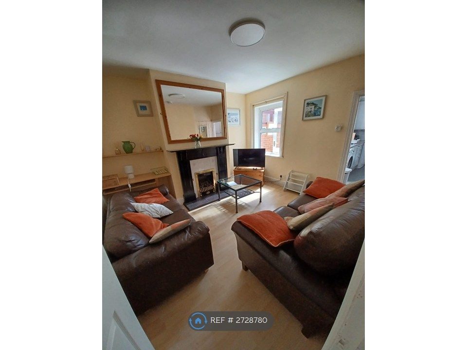 Property photo 1 of 6 Lounge