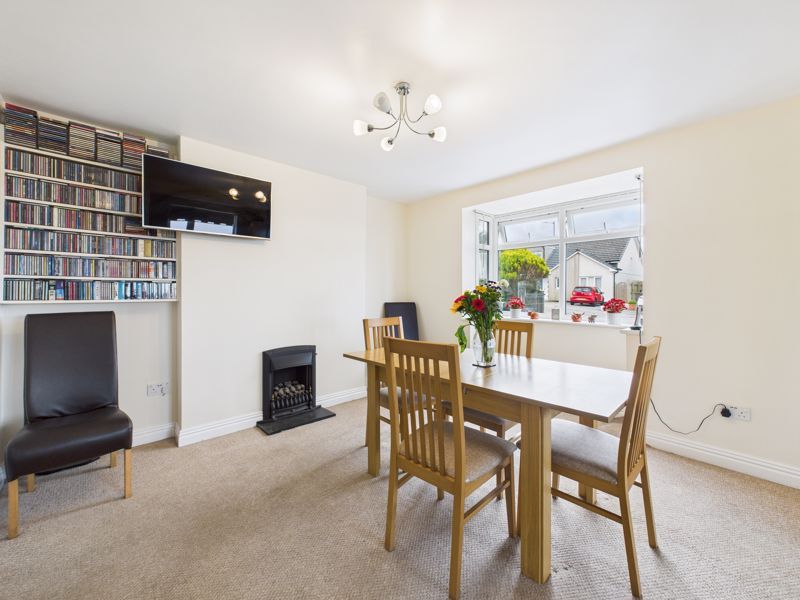 Property photo 3 of 10 Dining Room