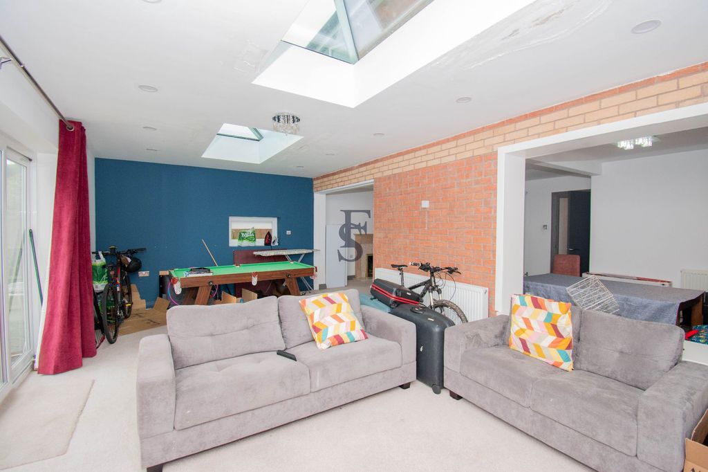 Property photo 2 of 14