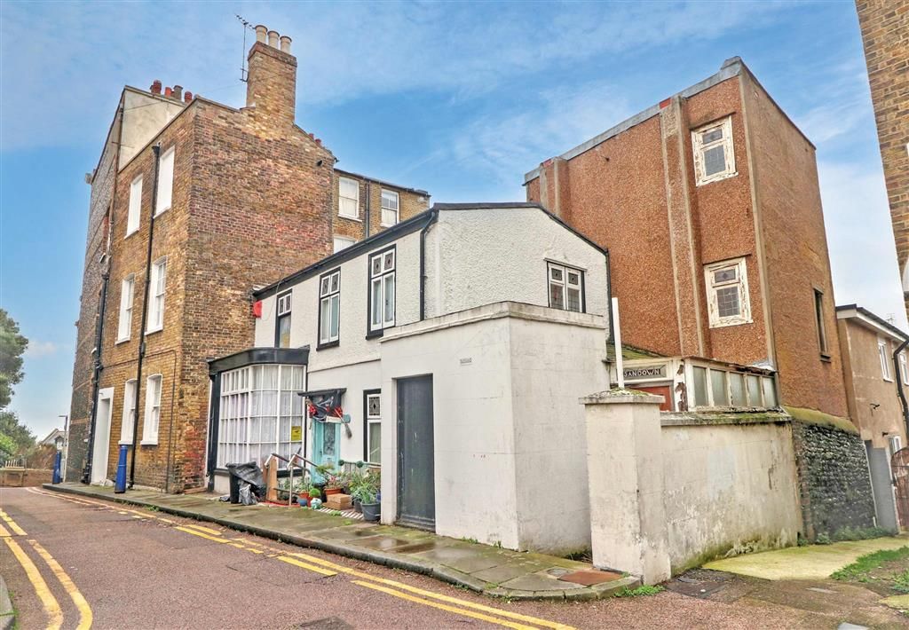 Property photo 1 of 5