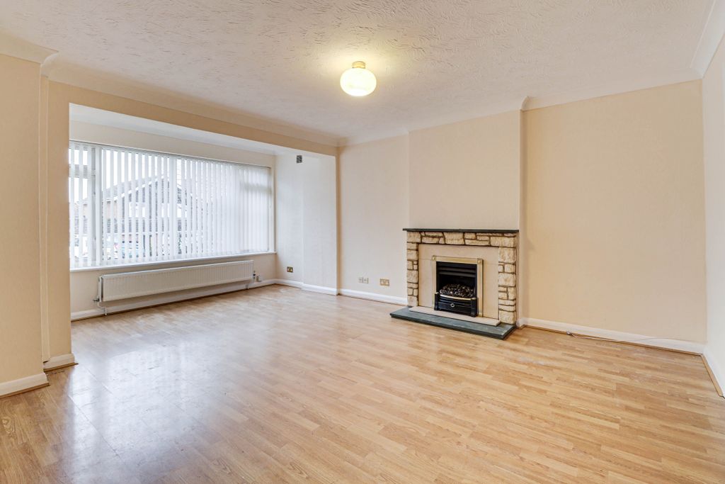 Property photo 2 of 15 Lounge