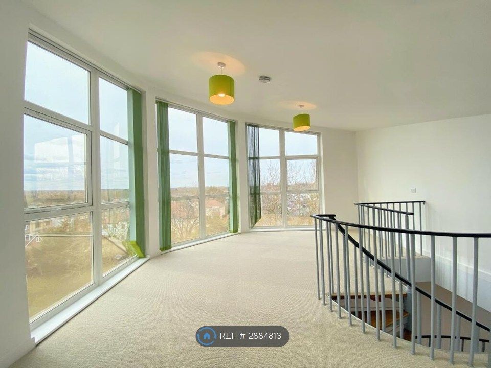 Property photo 1 of 14 Upper Lounge