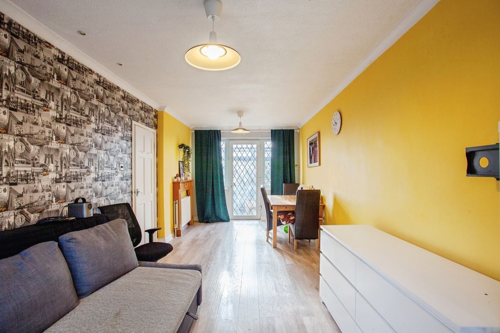 Property photo 3 of 15 Pbox-Img.Jpg