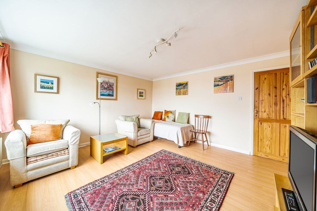 Property photo 2 of 18 1402689-12-69722c...