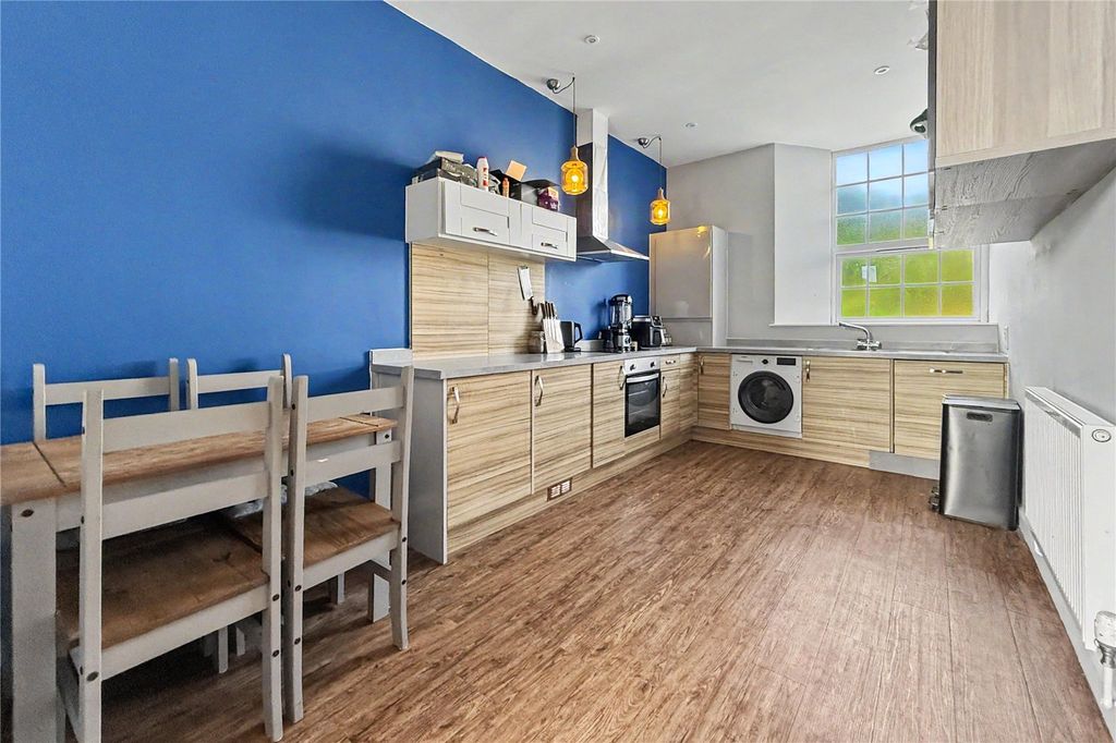 Property photo 2 of 10 Picture No. 17