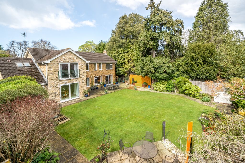 Property photo 3 of 27