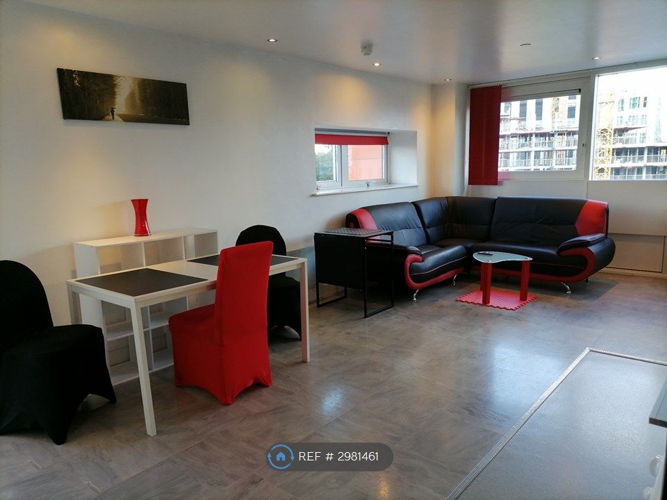 Property photo 2 of 11 Lounge 1