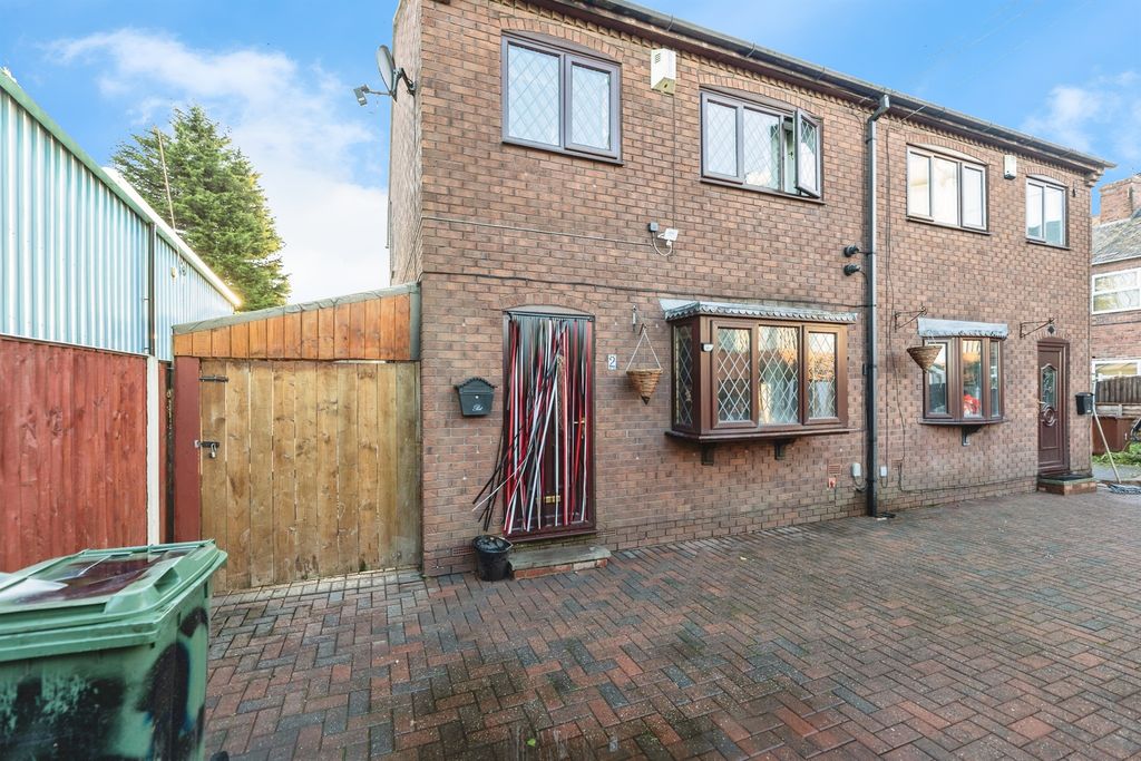 Property photo 1 of 17