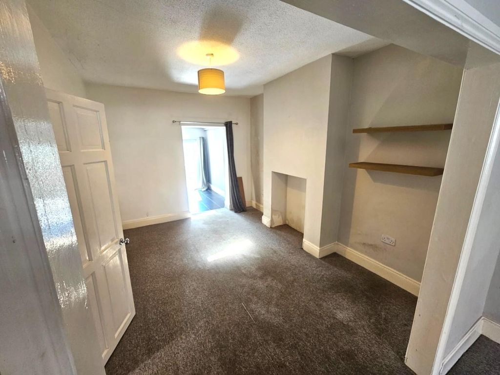 Property photo 2 of 15 Sitting Room