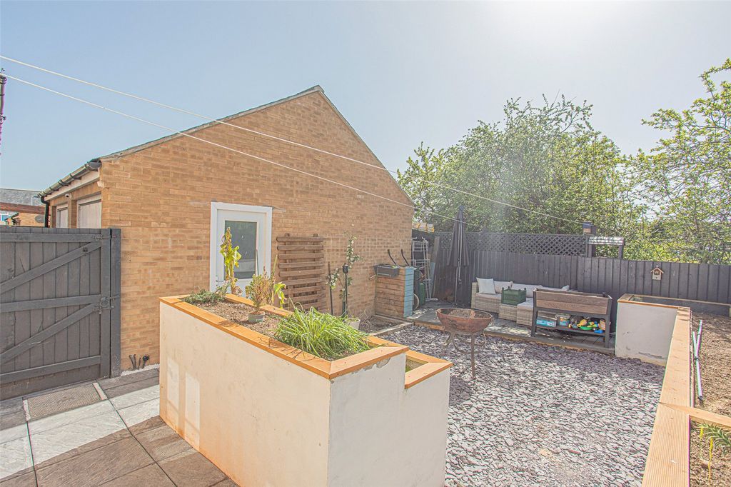 Property photo 3 of 18 Picture No. 04
