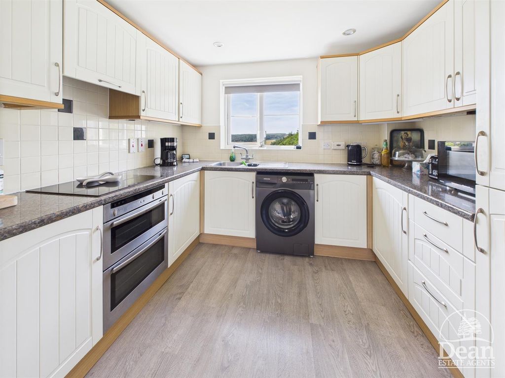 Property photo 2 of 23