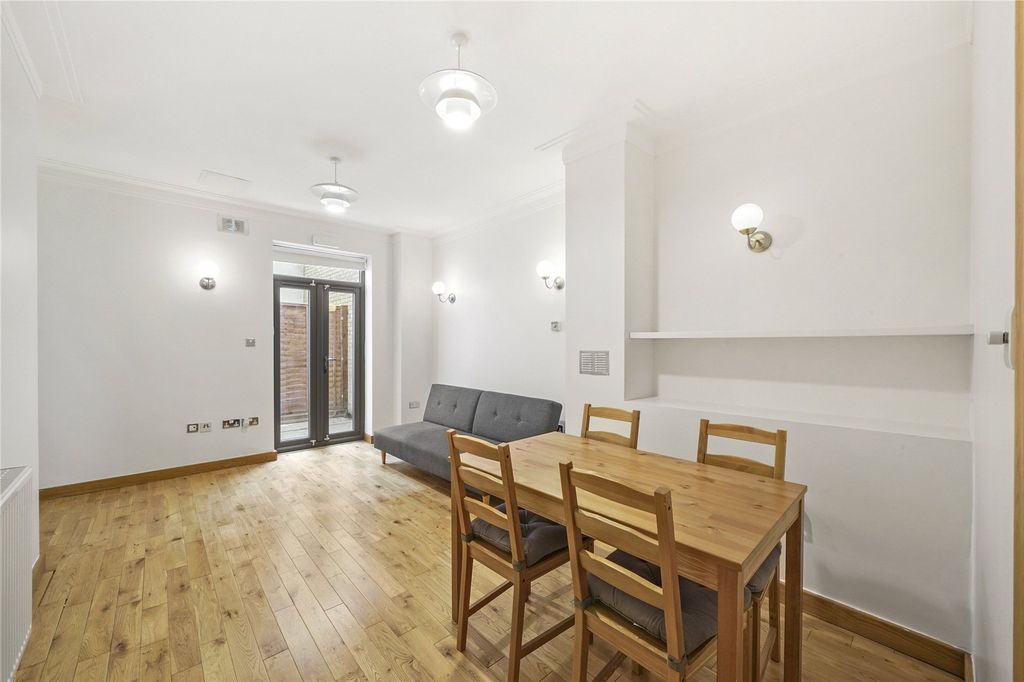 Property photo 1 of 11 Reception