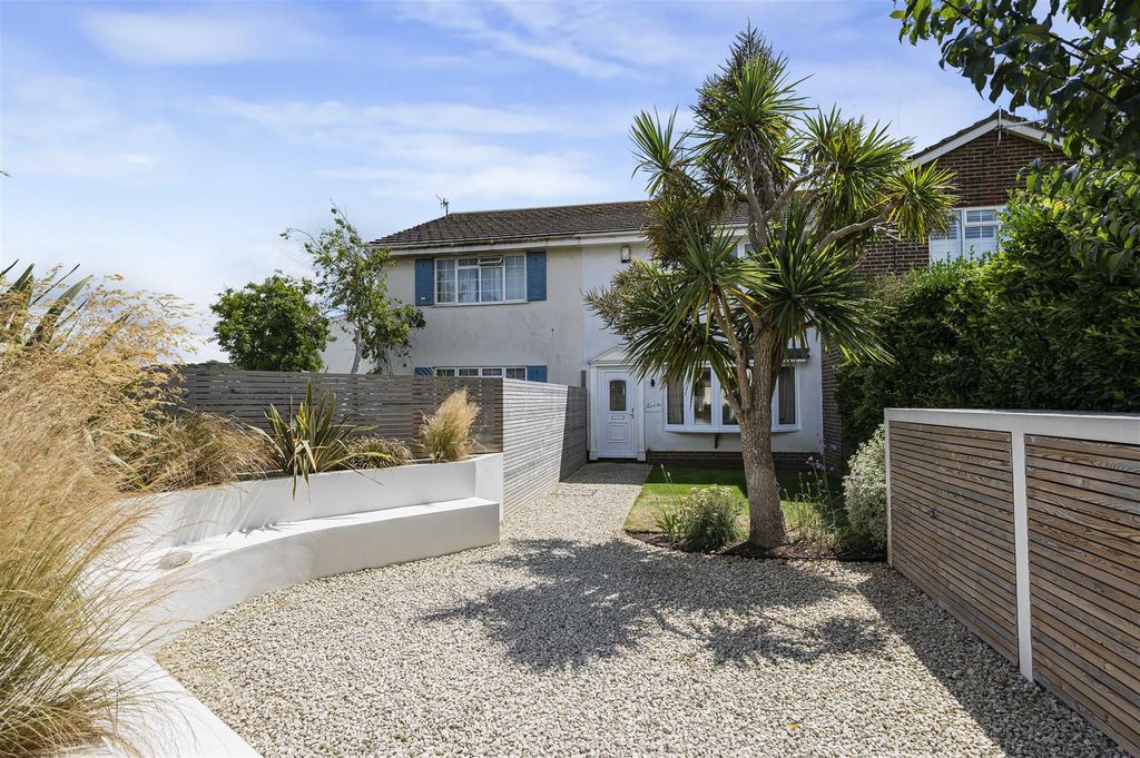 Property photo 1 of 21 Front Elevation