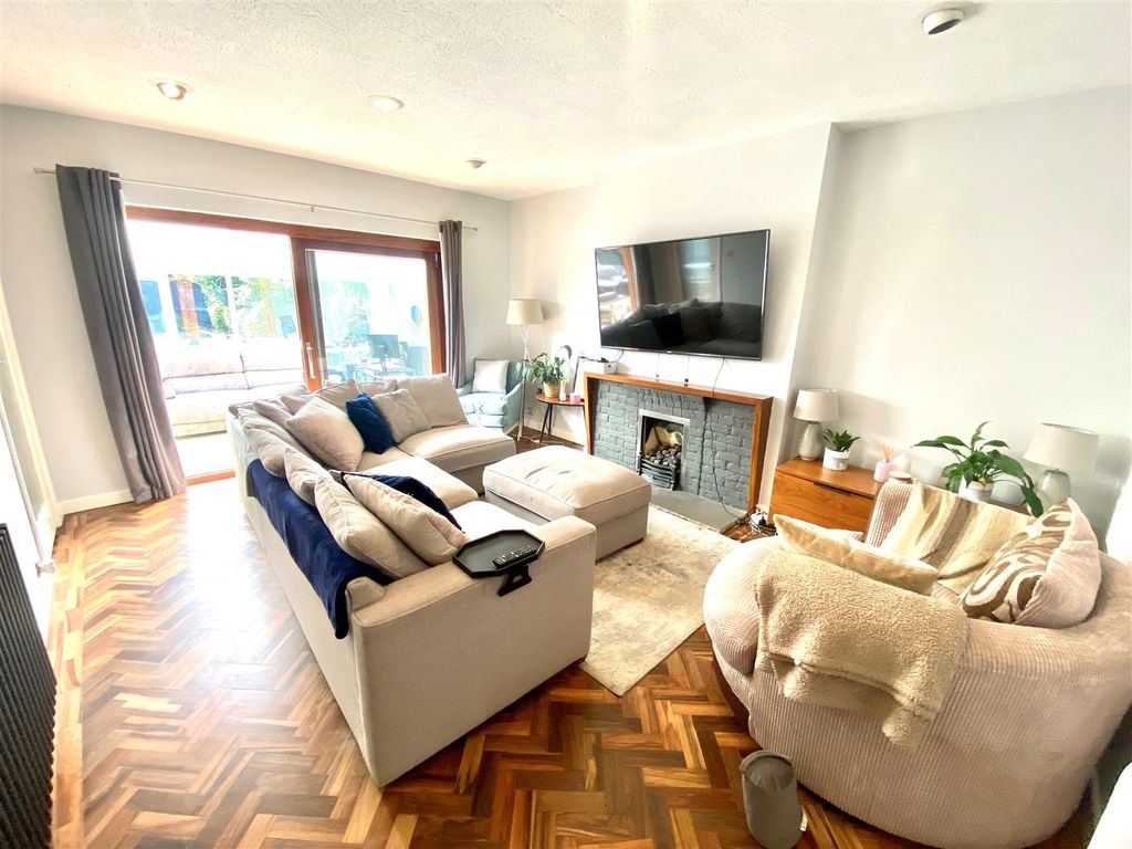 Property photo 2 of 18 L 3.Jpg