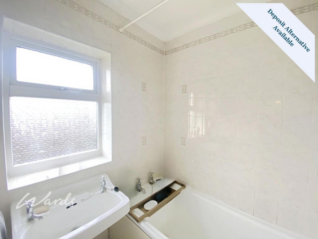 Property photo 3 of 10 Bathroom
