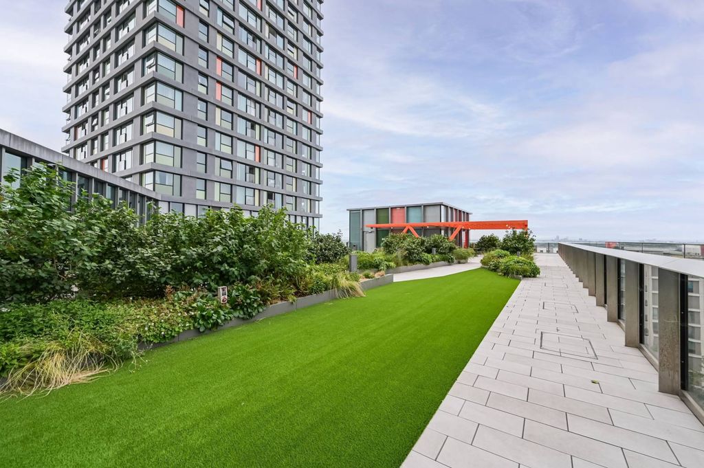 Property photo 2 of 30