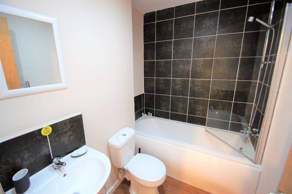 Property photo 3 of 17 89Park7