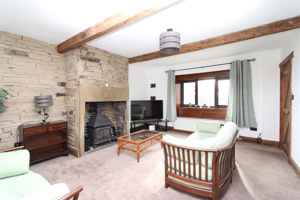 Property photo 2 of 20