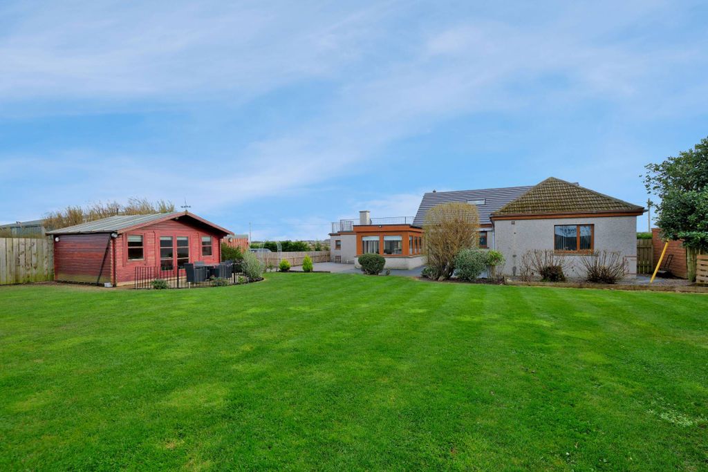 Property photo 2 of 30