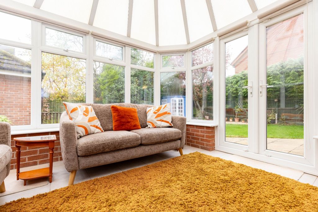 Property photo 3 of 19 Conservatory
