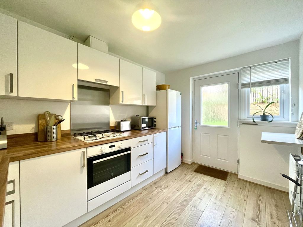 Property photo 3 of 25