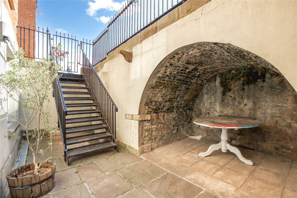 Property photo 2 of 18 Picture No. 06