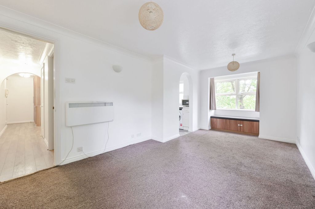 Property photo 2 of 7