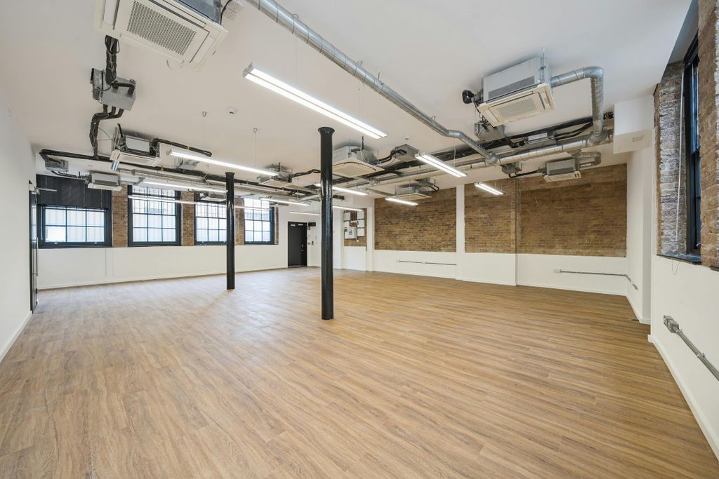 Property photo 1 of 12 138221716915c0Ddad1A6Arw1.Jpg