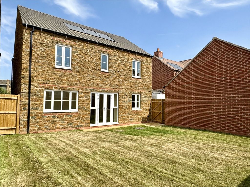 Property photo 3 of 18 Rear Garden