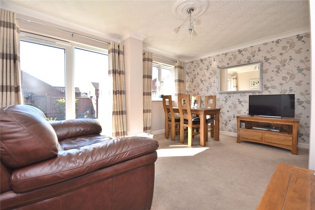 Property photo 3 of 17 Picture No. 12