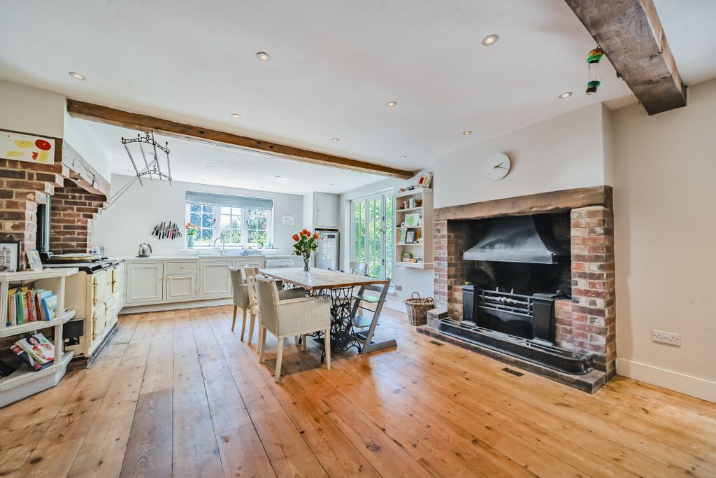 Property photo 2 of 14